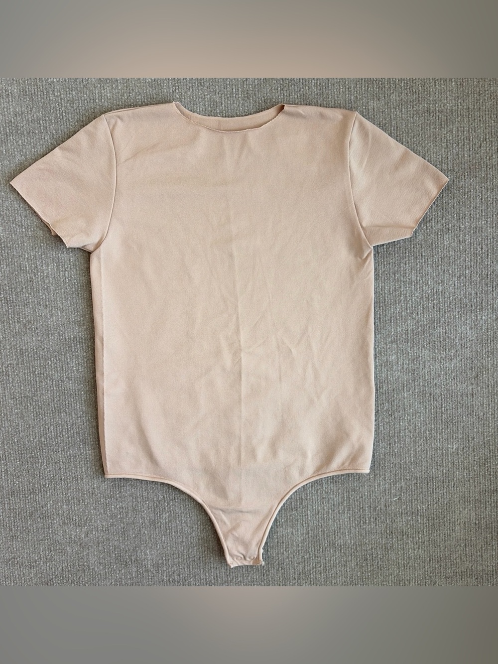 SKIMS SIZE L/XL short sleeve fitted thong bodysuit Nude Color